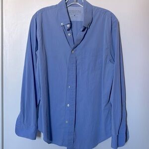Banana Republic men’s blue dress shirt.